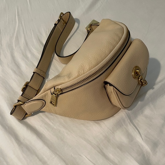 Limited edition Coach x Jennifer Lopez Belt bag- cream - Picture 2 of 7